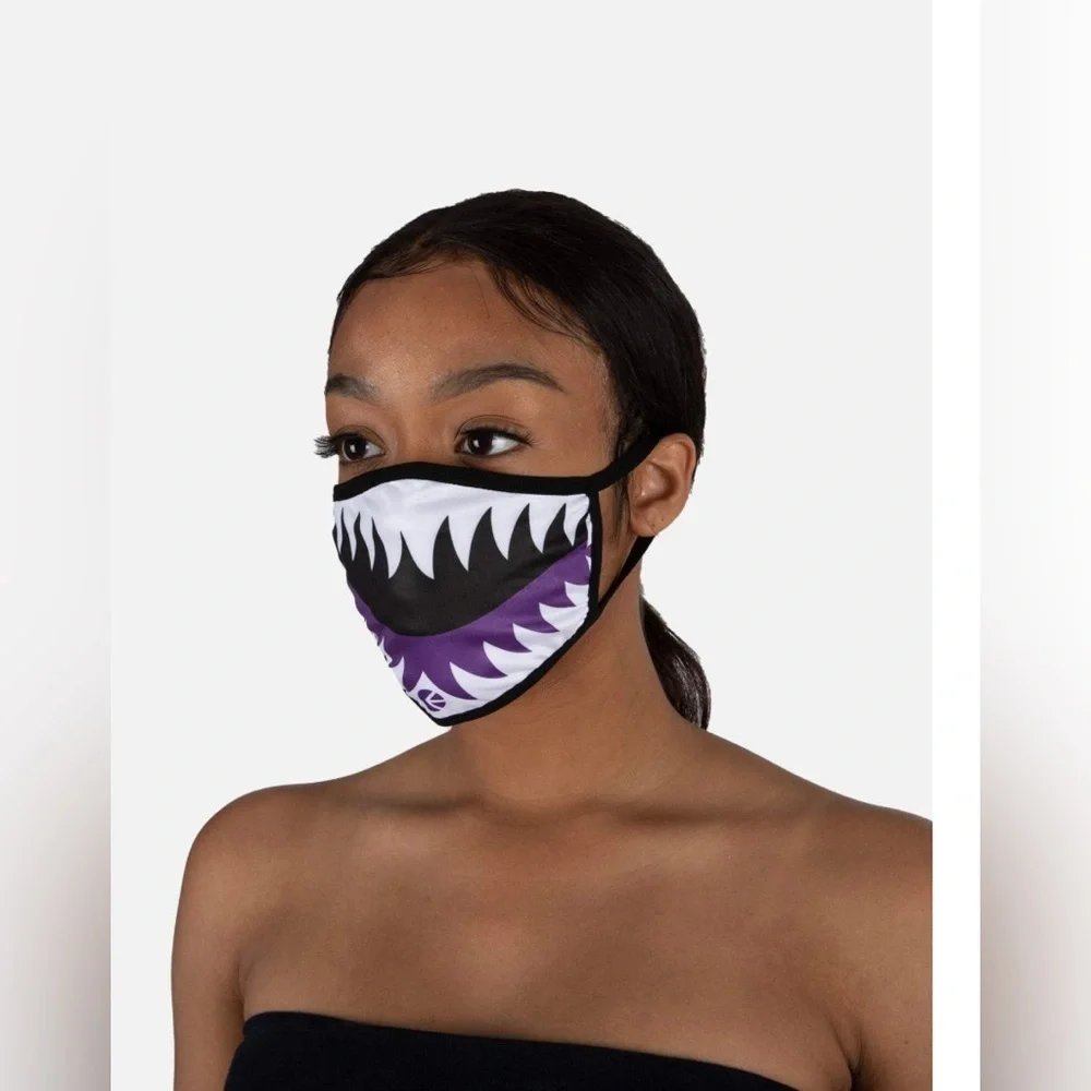 ETHIKA Woman’s Face Mask Purple New